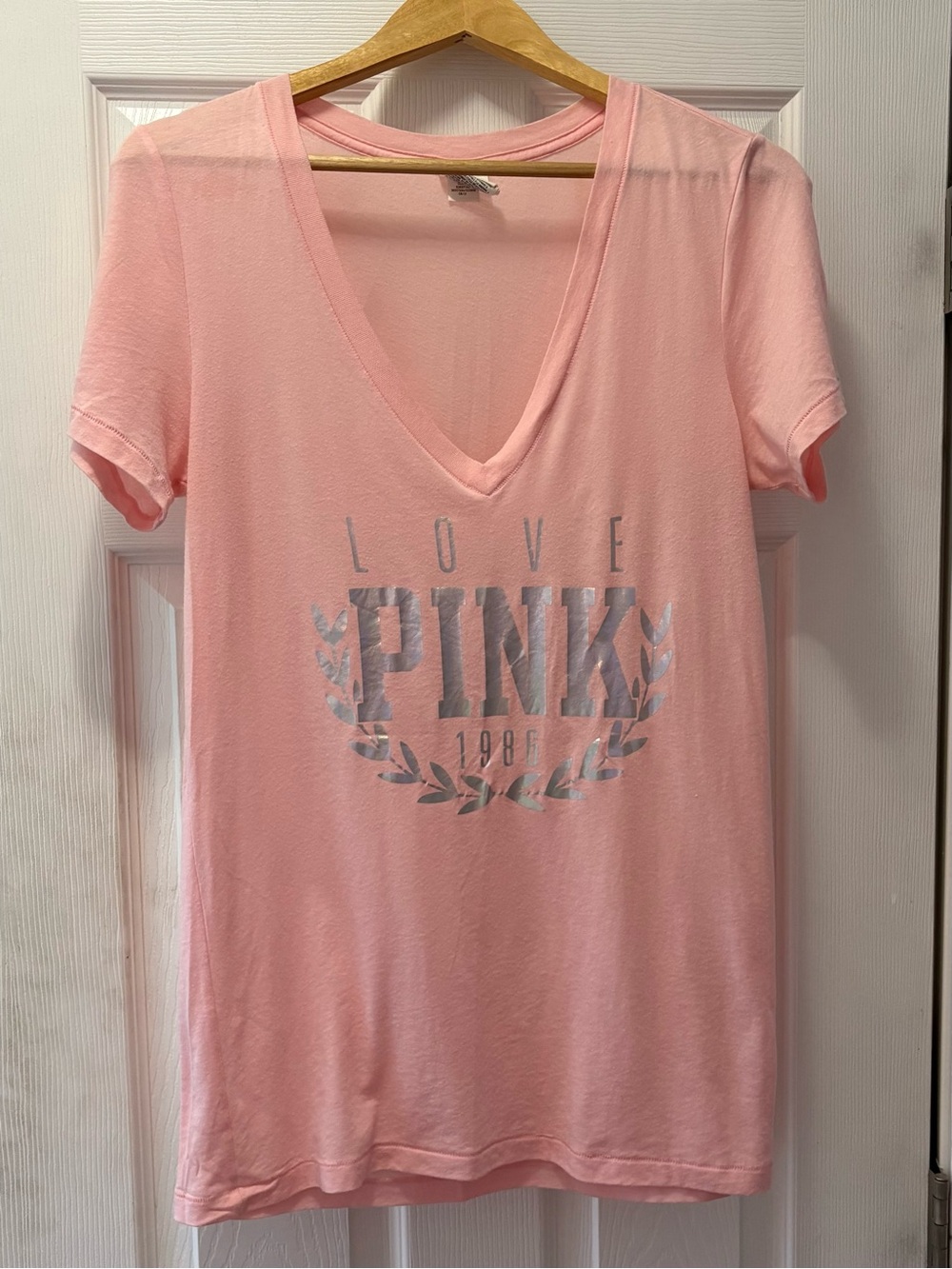 PINK Victoria's Secret Light Pink V-Neck Logo Top/Shirt Size L